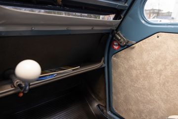 Voertuigafbeelding 16