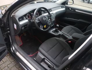 Voertuigafbeelding 9