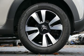 Voertuigafbeelding 9