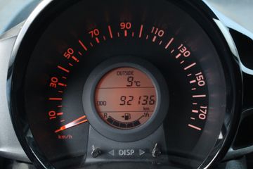 Voertuigafbeelding 12