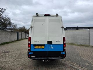 Voertuigafbeelding 3