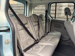 Voertuigafbeelding 5