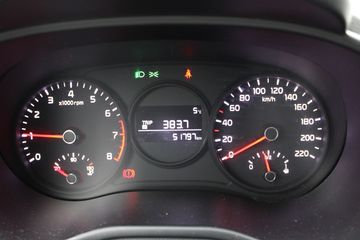 Voertuigafbeelding 9