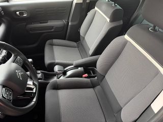 Voertuigafbeelding 6