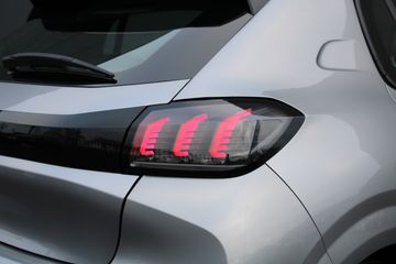 Voertuigafbeelding 9