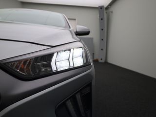 Voertuigafbeelding 12