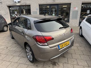 Voertuigafbeelding 12