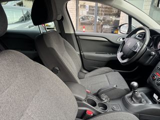 Voertuigafbeelding 16