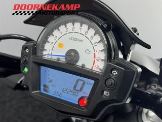 Voertuigafbeelding 12