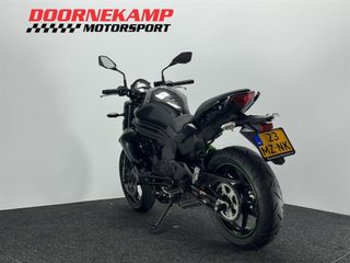 Voertuigafbeelding 8