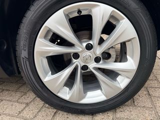 Voertuigafbeelding 8