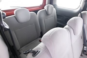 Voertuigafbeelding 6