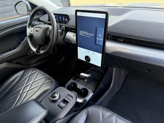 Voertuigafbeelding 12