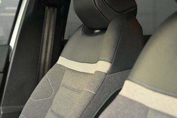 Voertuigafbeelding 12