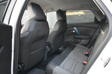 Voertuigafbeelding 8