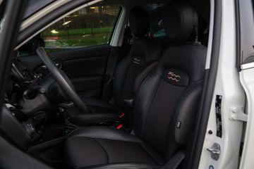 Voertuigafbeelding 6