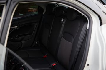 Voertuigafbeelding 7