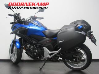 Voertuigafbeelding 4