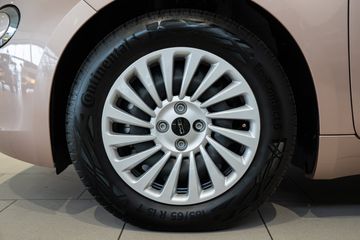 Voertuigafbeelding 3