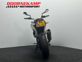 Voertuigafbeelding 12