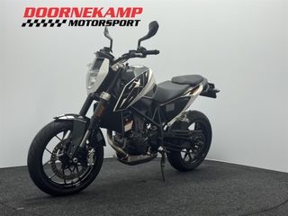 Voertuigafbeelding 6