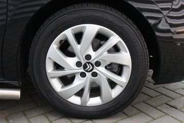 Voertuigafbeelding 13