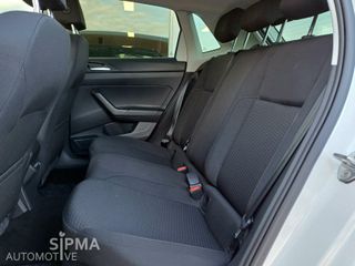 Voertuigafbeelding 12