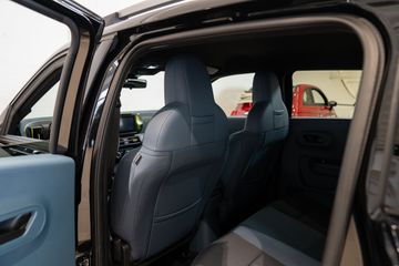 Voertuigafbeelding 8