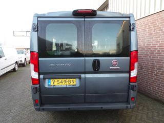 Voertuigafbeelding 6