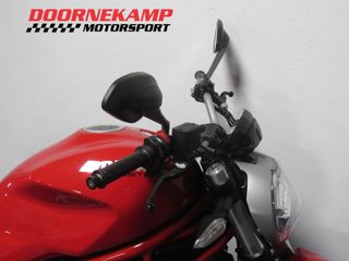 Voertuigafbeelding 7