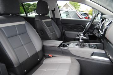 Voertuigafbeelding 9