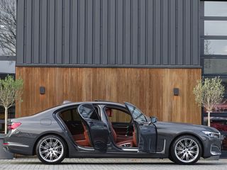 Voertuigafbeelding 3