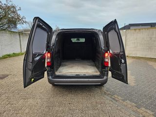 Voertuigafbeelding 12