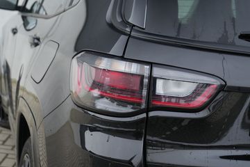 Voertuigafbeelding 12