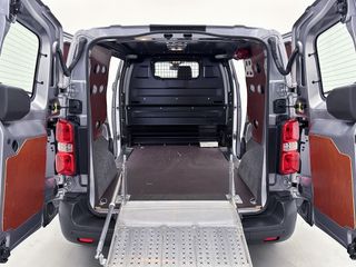 Voertuigafbeelding 13