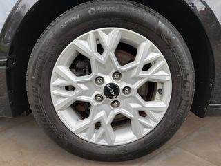 Voertuigafbeelding 13