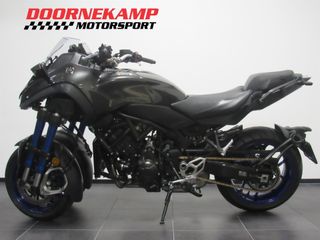 Voertuigafbeelding 3