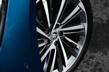 Voertuigafbeelding 6