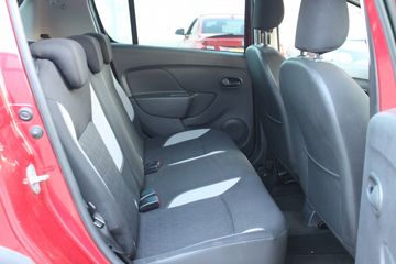 Voertuigafbeelding 12