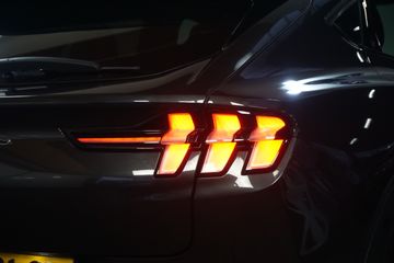 Voertuigafbeelding 38