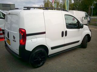 Voertuigafbeelding 4