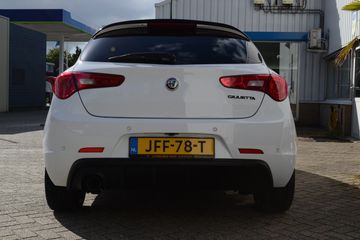 Voertuigafbeelding 6