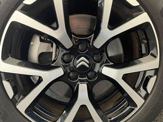 Voertuigafbeelding 2