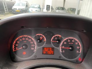 Voertuigafbeelding 6