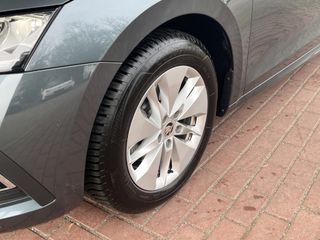 Voertuigafbeelding 6