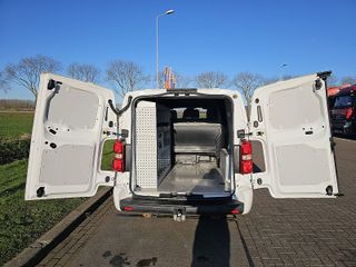 Voertuigafbeelding 16