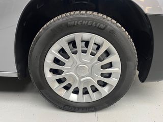 Voertuigafbeelding 35