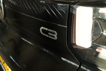 Voertuigafbeelding 12