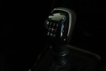 Voertuigafbeelding 16