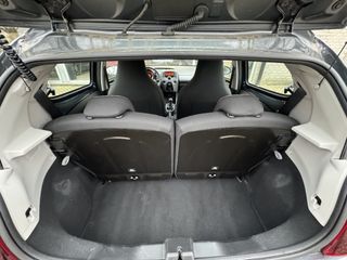 Voertuigafbeelding 8